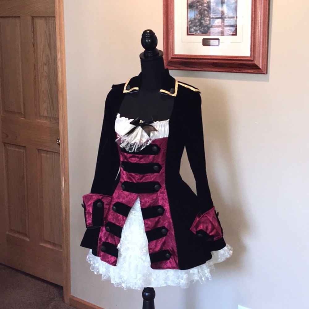 Women’s Pirate Costume Size 12-14
